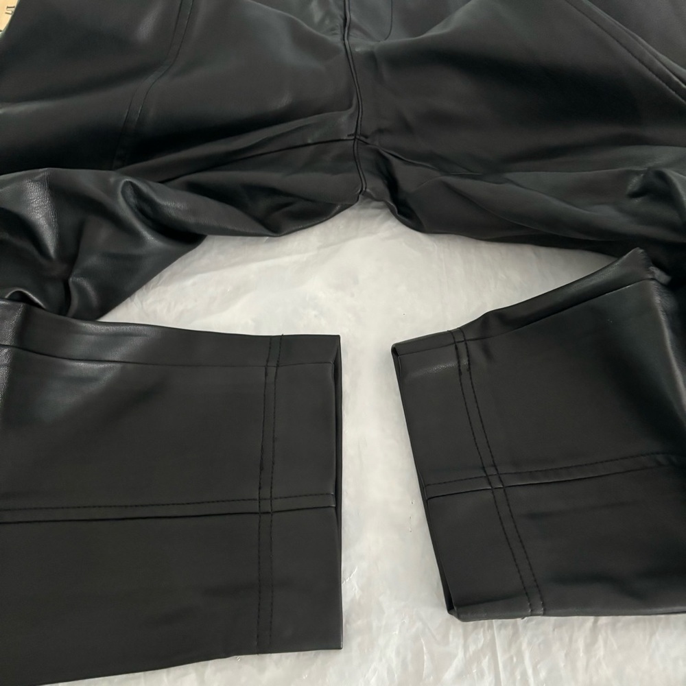 Madewell Vegan Leather Pull-On Paperbag Pants Black‎ Style MB292  size 4 - Picture 10 of 11